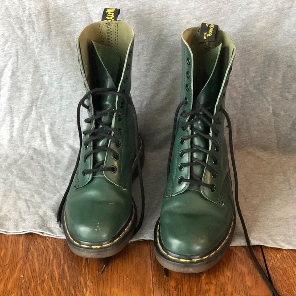 Dr. Martens boots, US women's sz 5.5-6, green
